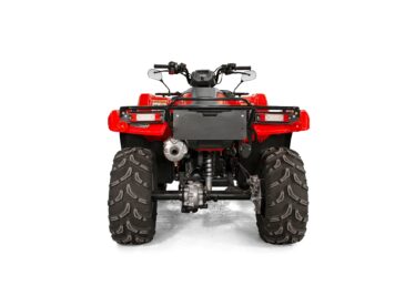 HONDA TRX420FE Traktor med hvid baggrund